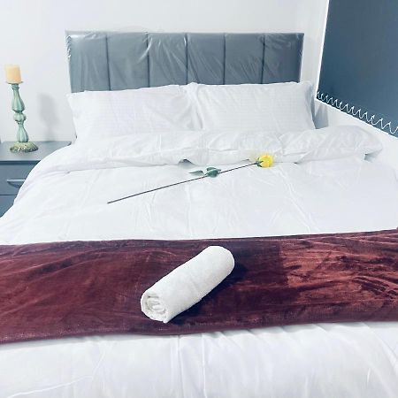 1 Bed Apartment With 2 Beds 1 Double Plus 1 Single Birmingham Dış mekan fotoğraf