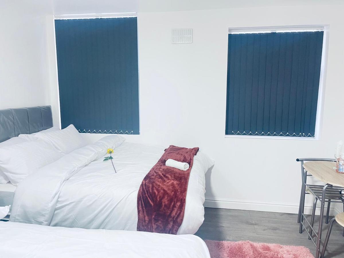 1 Bed Apartment With 2 Beds 1 Double Plus 1 Single Birmingham Dış mekan fotoğraf