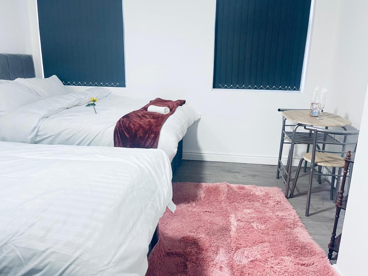 1 Bed Apartment With 2 Beds 1 Double Plus 1 Single Birmingham Dış mekan fotoğraf