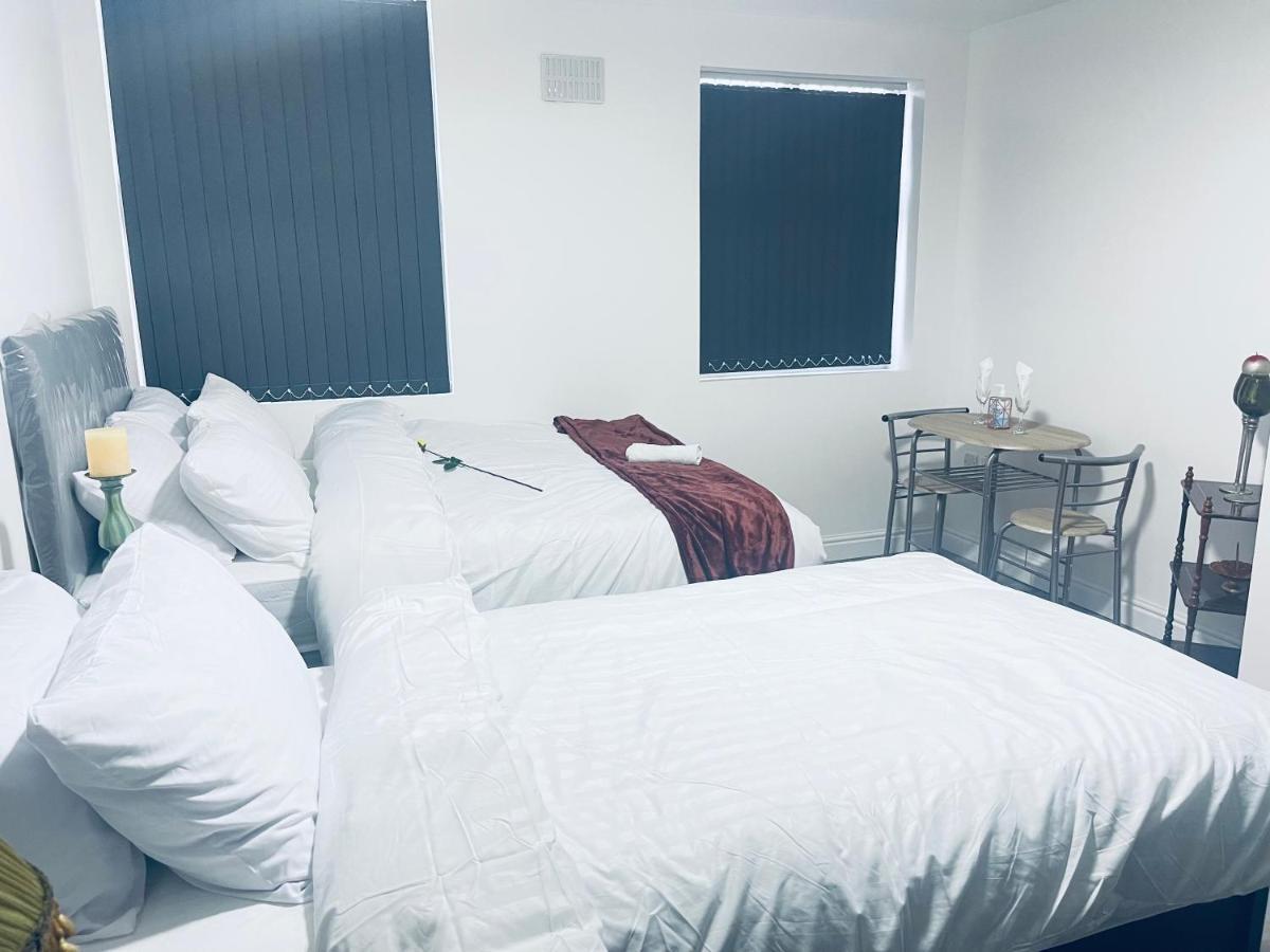 1 Bed Apartment With 2 Beds 1 Double Plus 1 Single Birmingham Dış mekan fotoğraf
