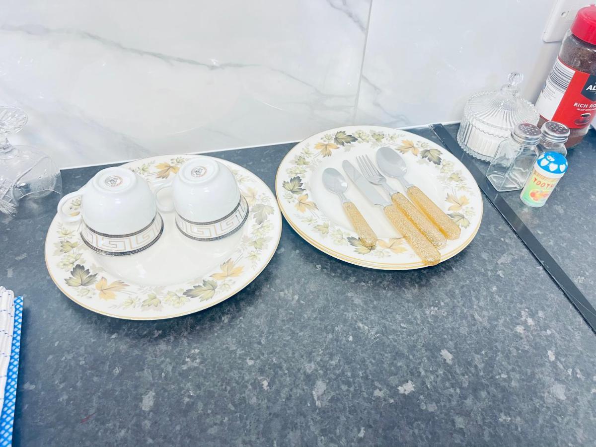 1 Bed Apartment With 2 Beds 1 Double Plus 1 Single Birmingham Dış mekan fotoğraf